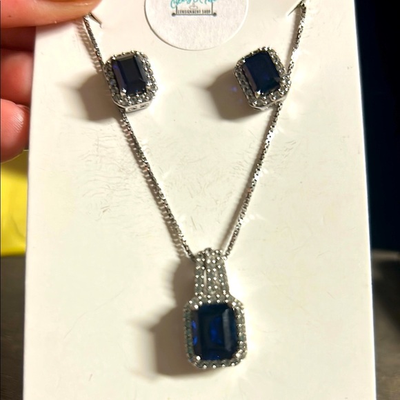 Elegant 925 Silver and Sapphire Jewelry Set - Picture 1 of 3
